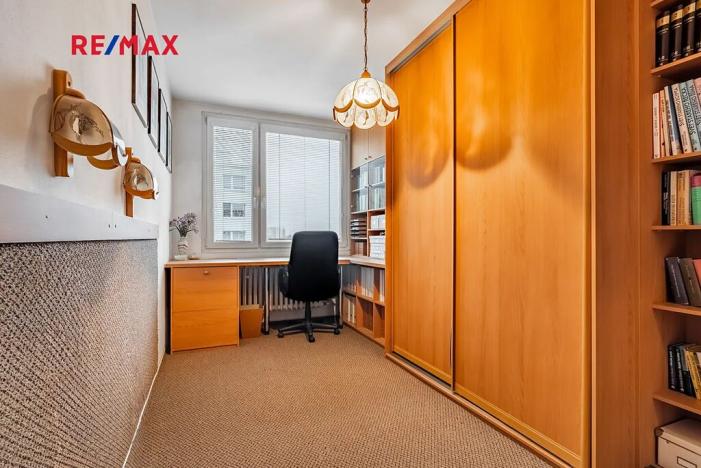 Prodej bytu 3+1, Praha - Horní Počernice, Komárovská, 67 m2