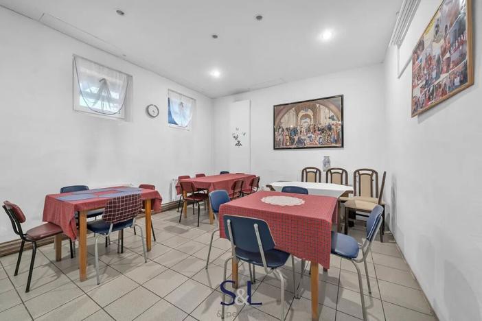 Prodej obchodního prostoru, Nový Bor, Hálkova, 650 m2