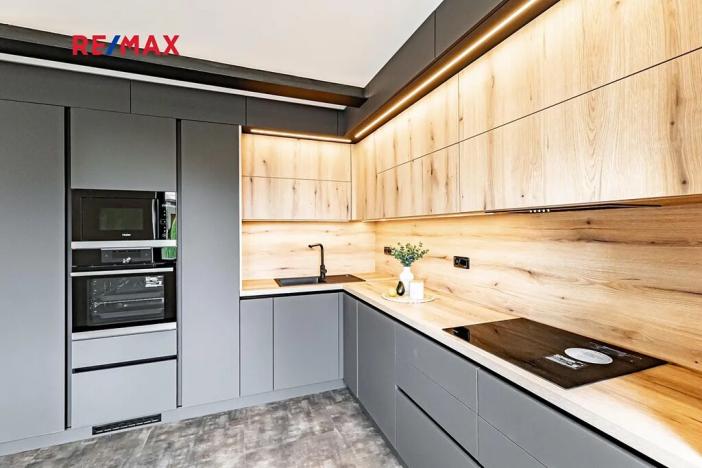 Prodej vily, Jindřichův Hradec, Spojovací, 183 m2