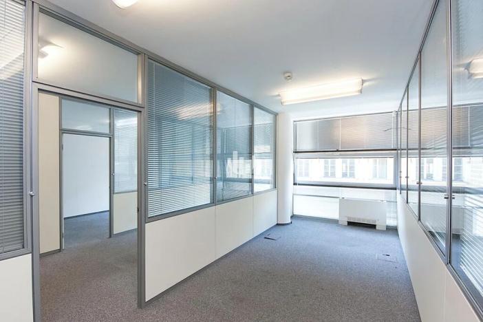 Pronájem kanceláře, Praha - Smíchov, Štefánikova, 215 m2