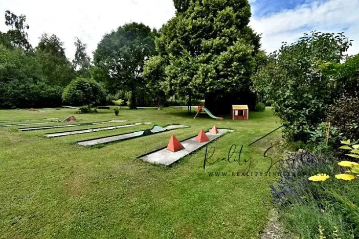 Prodej apartmánu, Hranice, 297 m2