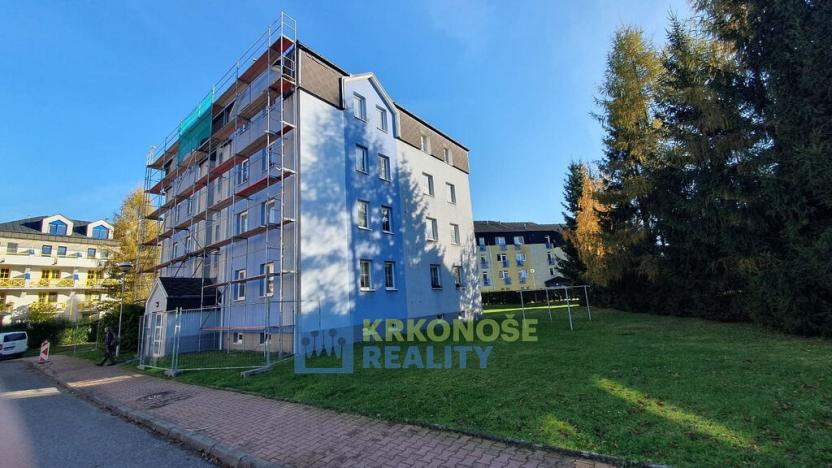 Prodej bytu 2+kk, Úpice, Národní, 43 m2