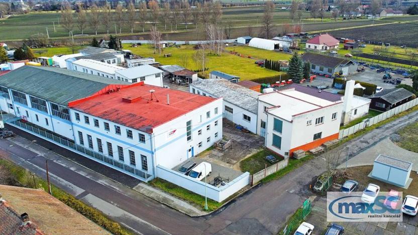 Pronájem kanceláře, Moravany, 111 m2