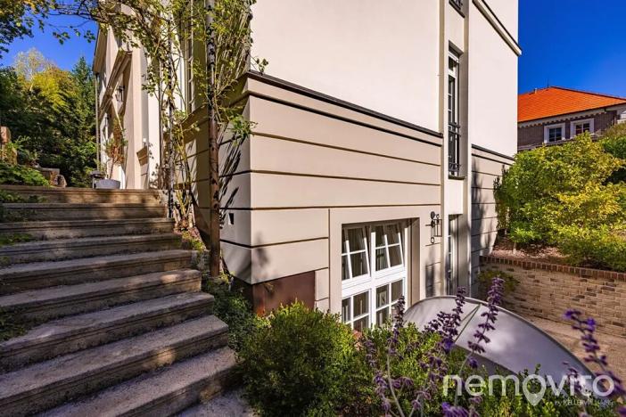 Prodej vily, Praha - Dejvice, V Šáreckém údolí, 459 m2