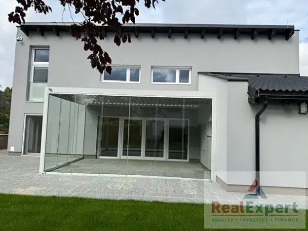 Pronájem rodinného domu, Šestajovice, Křížovnická, 180 m2