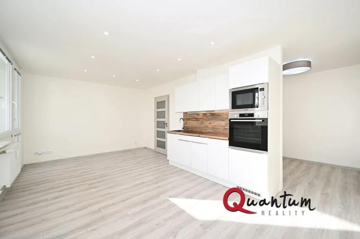 Pronájem bytu 1+kk, Kladno, Švédská, 33 m2