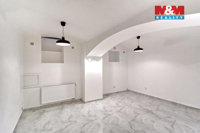 Prodej obchodního prostoru, Praha, Víta Nejedlého, 72 m2