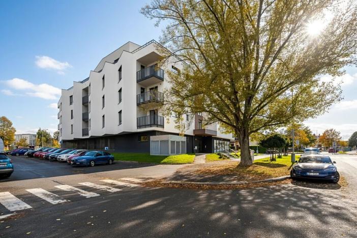 Pronájem bytu 1+kk, Praha - Horní Měcholupy, Milánská, 35 m2