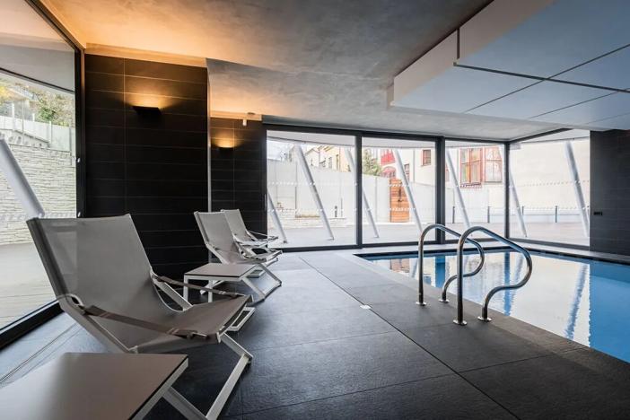 Pronájem kanceláře, Praha - Smíchov, Holečkova, 345 m2