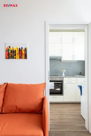 Pronájem bytu 1+1, Praha - Troja, Krynická, 29 m2