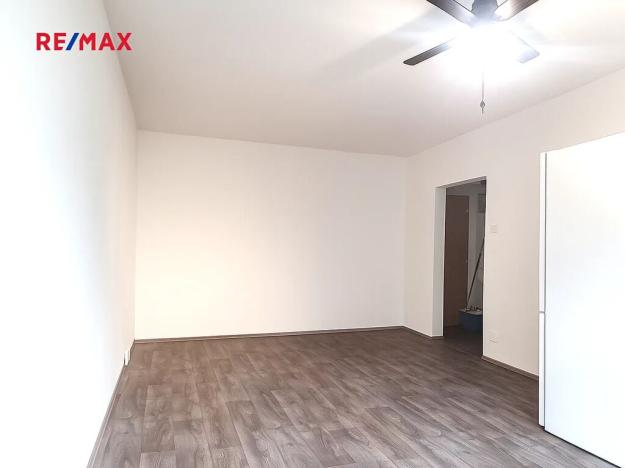 Pronájem bytu 1+kk, Praha - Chodov, Brodského, 30 m2