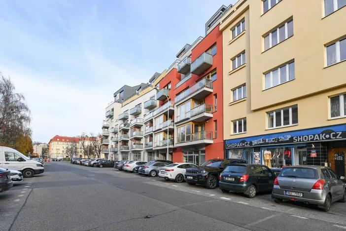 Pronájem bytu 1+kk, Praha - Podolí, Podolská, 26 m2