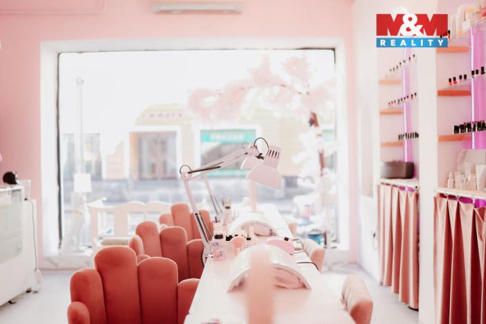 Prodej obchodního prostoru, Náchod, 65 m2