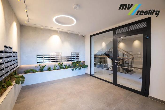 Prodej bytu 1+kk, Praha - Hrdlořezy, V třešňovce, 35 m2