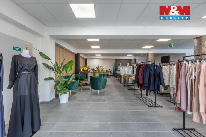 Pronájem obchodního prostoru, Louny, Březinova, 210 m2