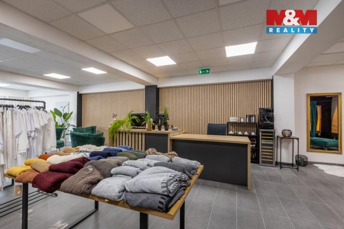 Pronájem obchodního prostoru, Louny, Březinova, 210 m2