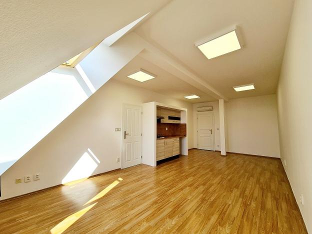 Pronájem bytu 1+kk, Brno, Masarykova, 34 m2