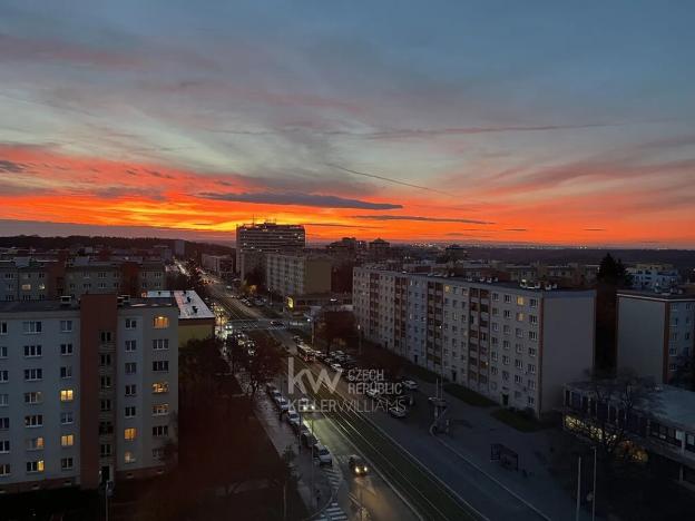 Pronájem bytu 3+kk, Praha - Břevnov, Na Petřinách, 62 m2