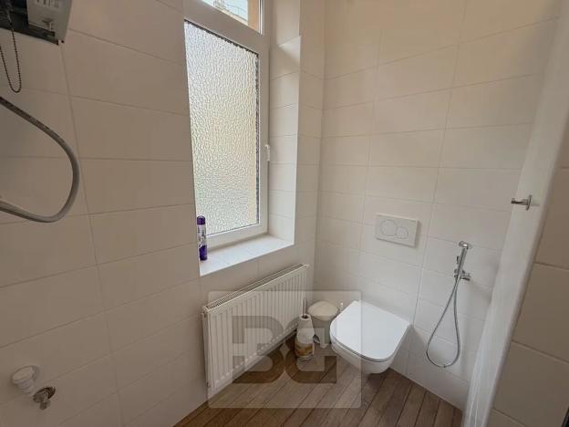 Pronájem bytu 3+1, Praha - Holešovice, U vody, 106 m2