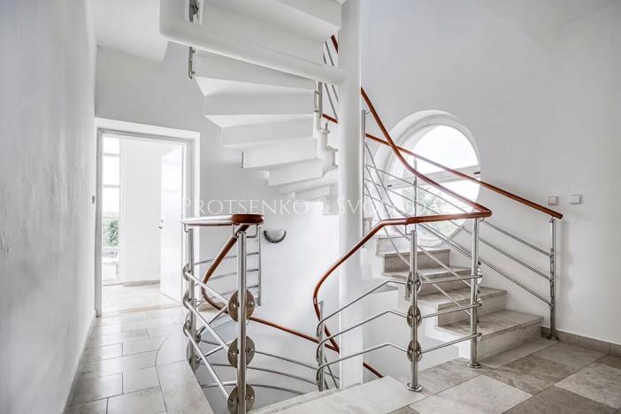 Prodej ordinace, Křižanov, Benešovo náměstí, 530 m2