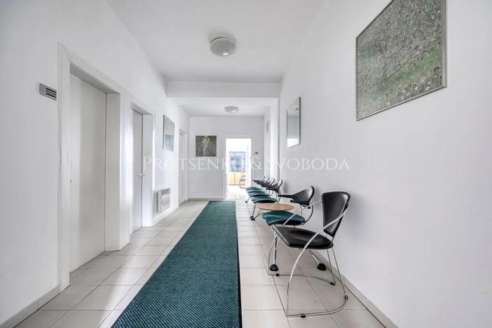 Prodej ordinace, Křižanov, Benešovo náměstí, 530 m2