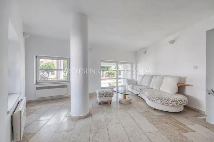 Prodej ordinace, Křižanov, Benešovo náměstí, 530 m2