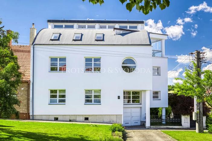 Prodej kanceláře, Křižanov, Benešovo náměstí, 530 m2