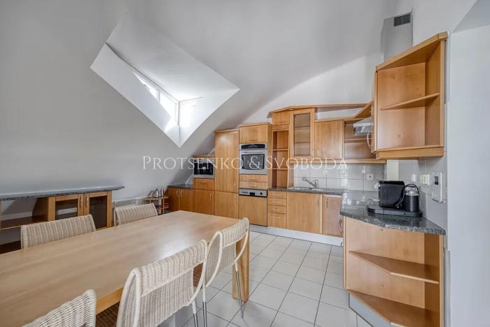 Prodej vícegeneračního domu, Křižanov, Benešovo náměstí, 530 m2