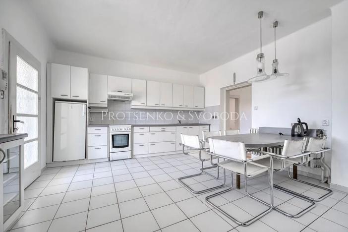 Prodej vícegeneračního domu, Křižanov, Benešovo náměstí, 530 m2