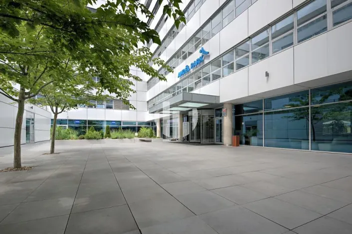 Pronájem kanceláře, Praha - Smíchov, Radlická, 432 m2