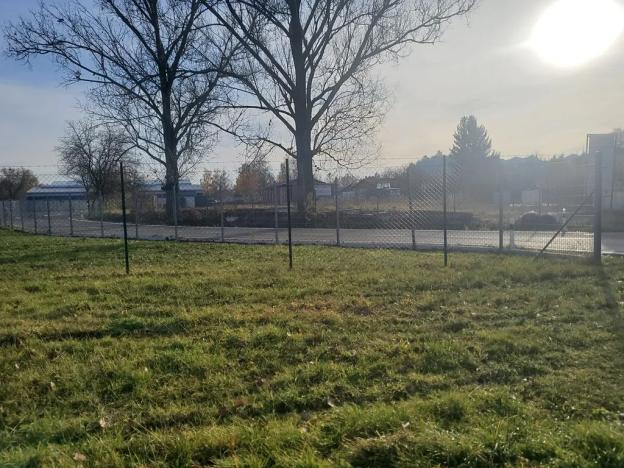 Pronájem komerčního pozemku, Bavoryně, 100 m2