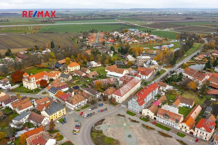 Prodej výrobních prostor, Dašice, náměstí T. G. Masaryka, 2490 m2