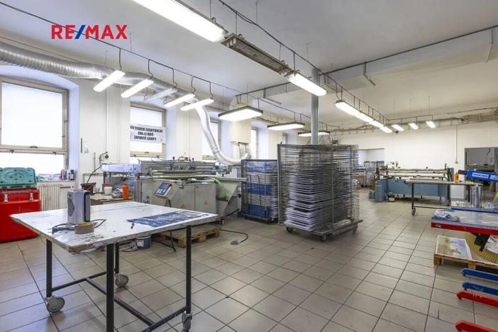 Prodej výrobních prostor, Dašice, náměstí T. G. Masaryka, 2490 m2