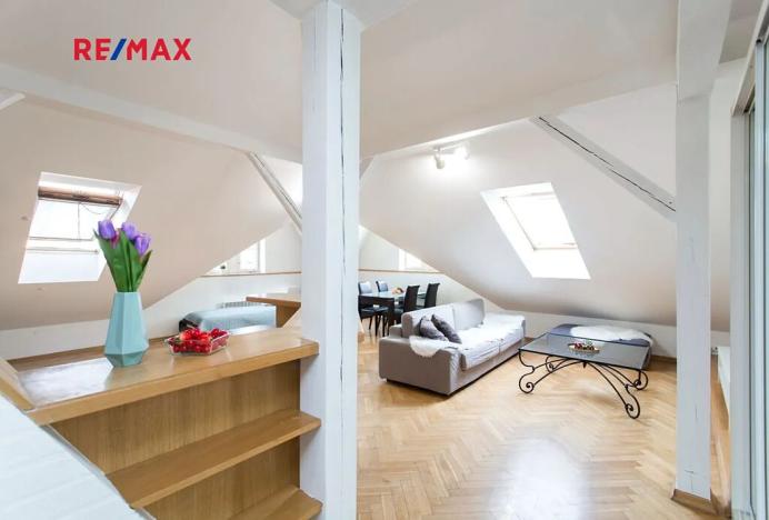 Pronájem bytu 2+kk, Praha - Karlín, Křižíkova, 70 m2