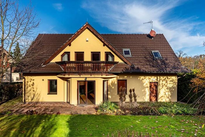 Pronájem rodinného domu, Praha - Křeslice, Pod ovčínem, 300 m2