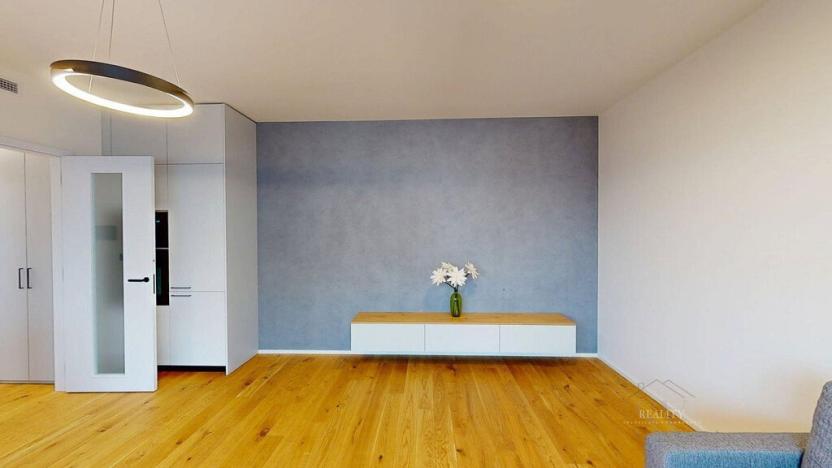 Pronájem bytu 2+kk, Praha - Troja, Pod Hrachovkou, 45 m2