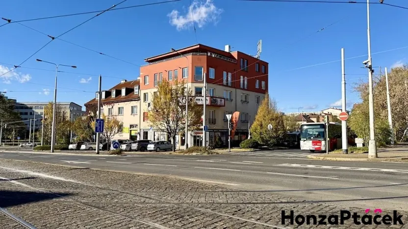 Pronájem obchodního prostoru, Praha - Kobylisy, Střelničná, 418 m2