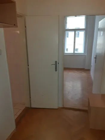 Pronájem bytu 1+kk, Praha - Holešovice, Kamenická, 23 m2