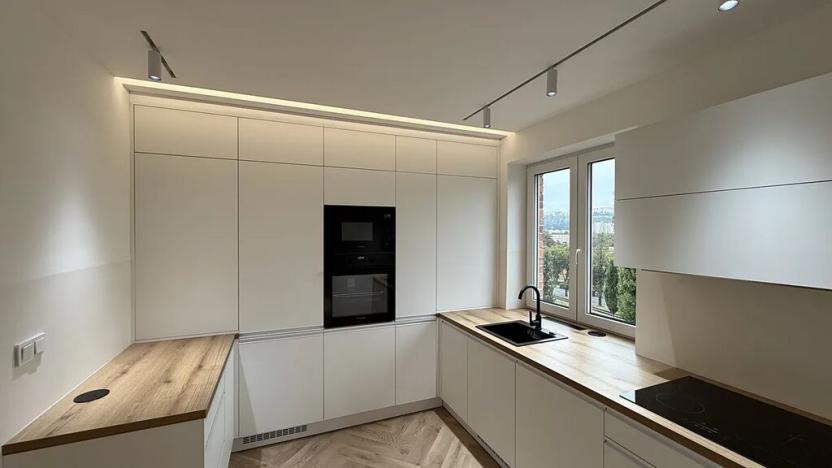 Pronájem bytu 2+1, Zlín, Věžové domy, 65 m2