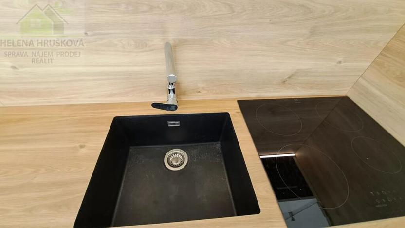 Pronájem bytu 1+1, Ostrava, Varenská, 35 m2