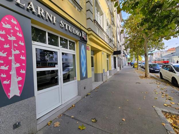 Prodej obchodního prostoru, Praha, 380 m2