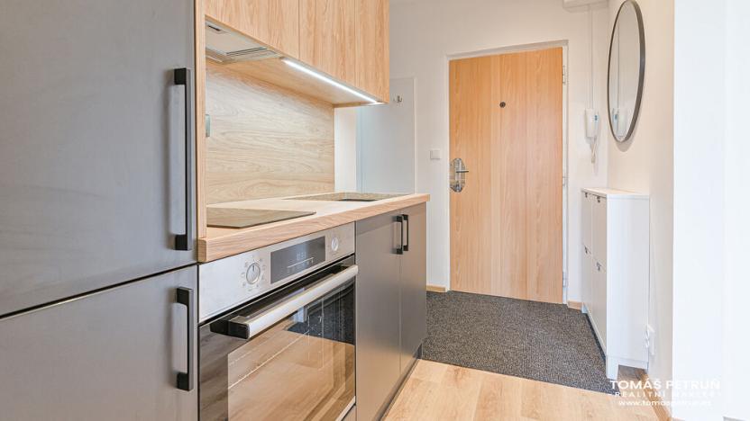 Pronájem bytu 2+kk, Hradec Králové - Nový Hradec Králové, Fričova, 35 m2