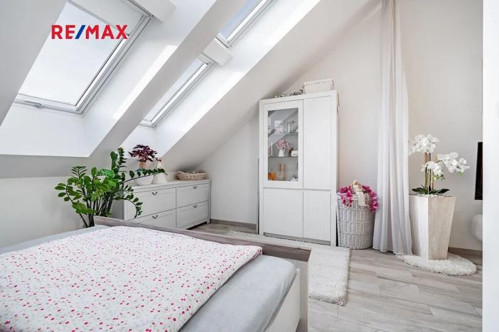 Prodej bytu 1+kk, Tuchoměřice, Ke Kovárně, 53 m2