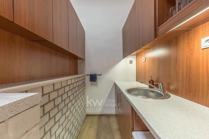 Pronájem kanceláře, Praha - Bubeneč, Jana Zajíce, 270 m2