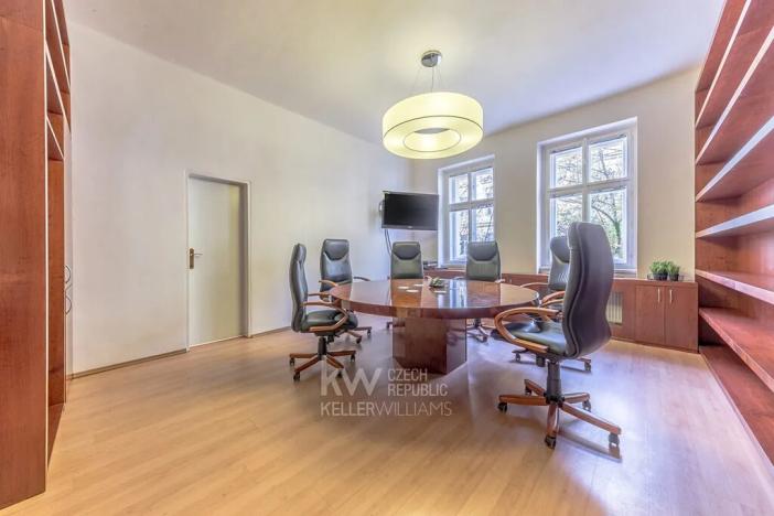 Pronájem kanceláře, Praha - Bubeneč, Jana Zajíce, 270 m2