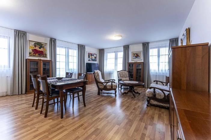 Pronájem bytu 3+kk, Praha - Břevnov, Šlikova, 110 m2