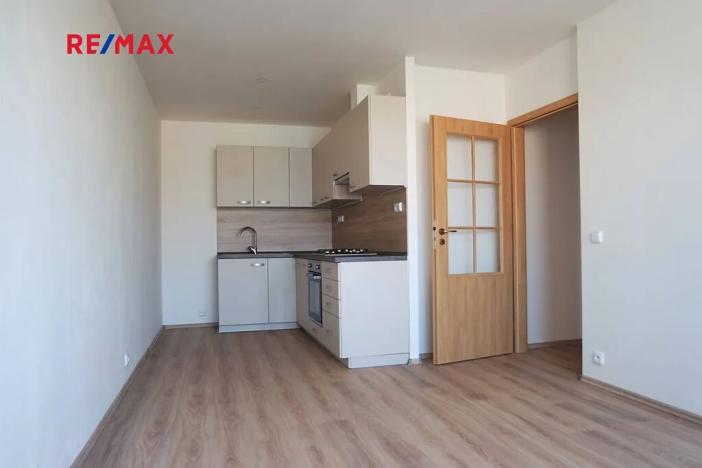 Pronájem bytu 2+kk, Praha - Braník, Novodvorská, 40 m2
