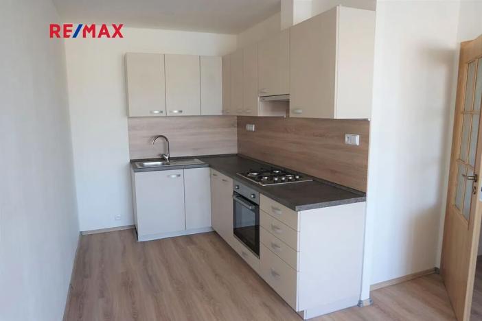 Pronájem bytu 2+kk, Praha - Braník, Novodvorská, 40 m2