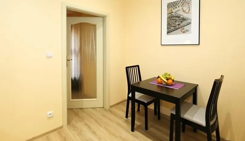 Pronájem bytu 1+1, Praha - Vinohrady, Máchova, 40 m2