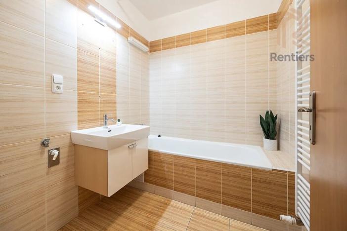 Prodej bytu 2+kk, Praha - Újezd nad Lesy, Domanovická, 67 m2